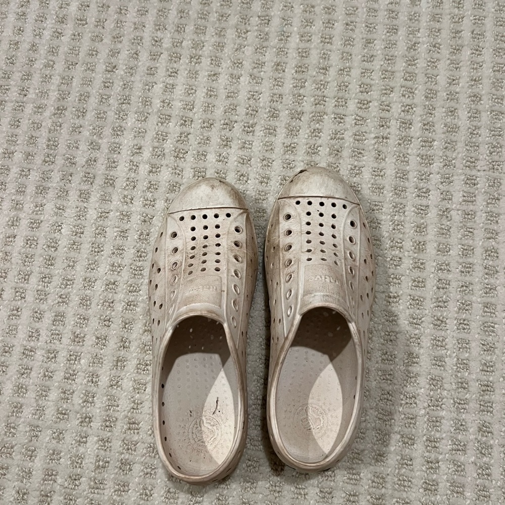 White native shoes size 3